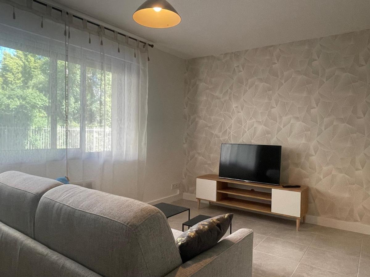 Au Calme Proche Centre-Ville, Studio Renove Avec Equipements Neufs Et Parking Prive Gap Kültér fotó